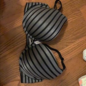 36C Victoria Secret bra